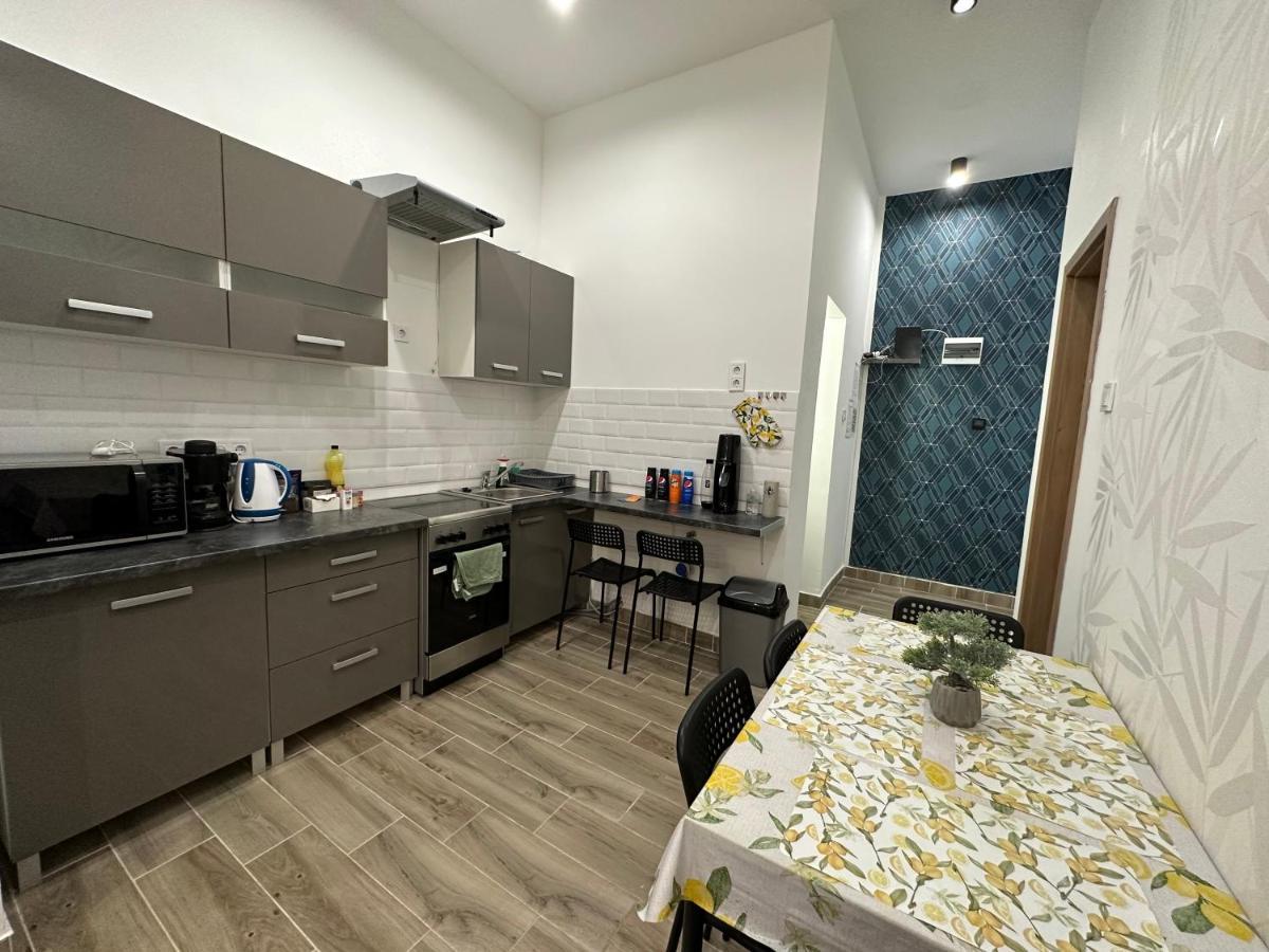 Budapest Garden Apartman Bagian luar foto